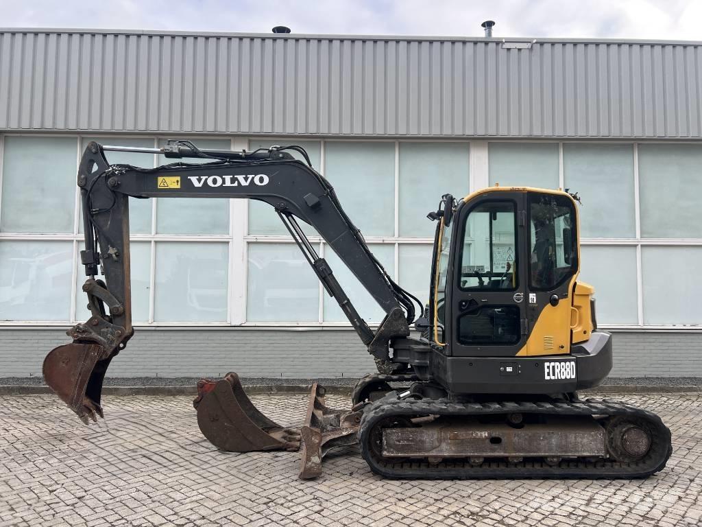Volvo ECR 88 D    2016 Малые экскаваторы 7т-12т