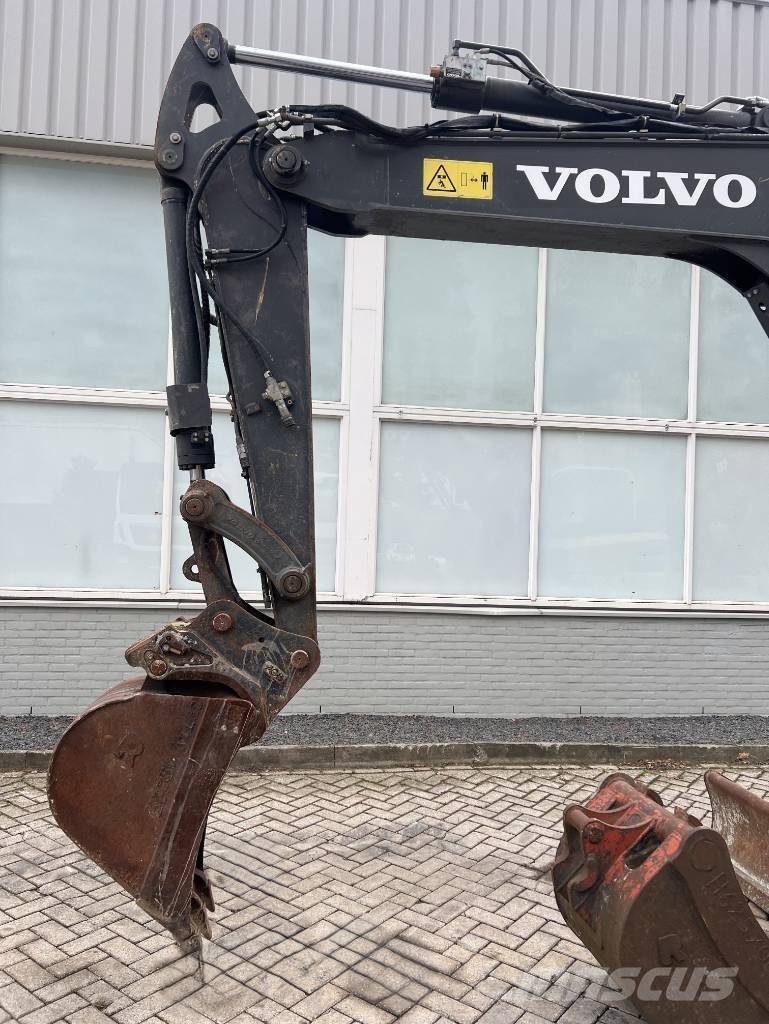 Volvo ECR 88 D    2016 Малые экскаваторы 7т-12т