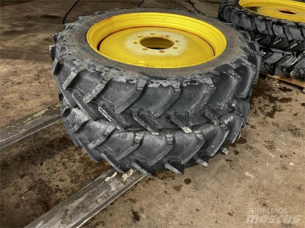 BKT 270/95R32 Шины и колёса