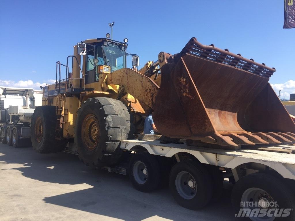 Komatsu WA600-1 Фронтальные погрузчики