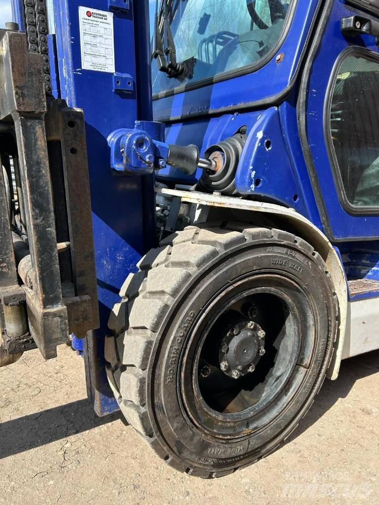 Komatsu FD 30 T-14 Дизельные погрузчики