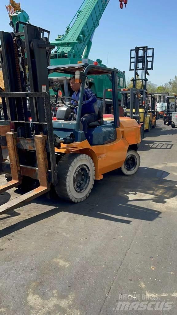 Toyota 5 ton Дизельные погрузчики