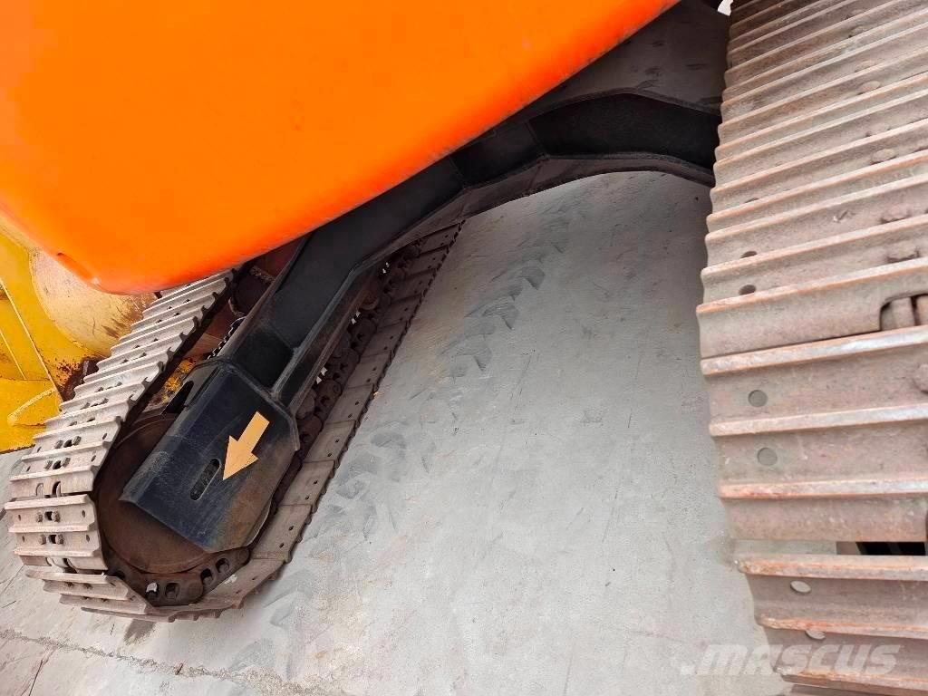 Hitachi ZX 135 US Гусеничные экскаваторы