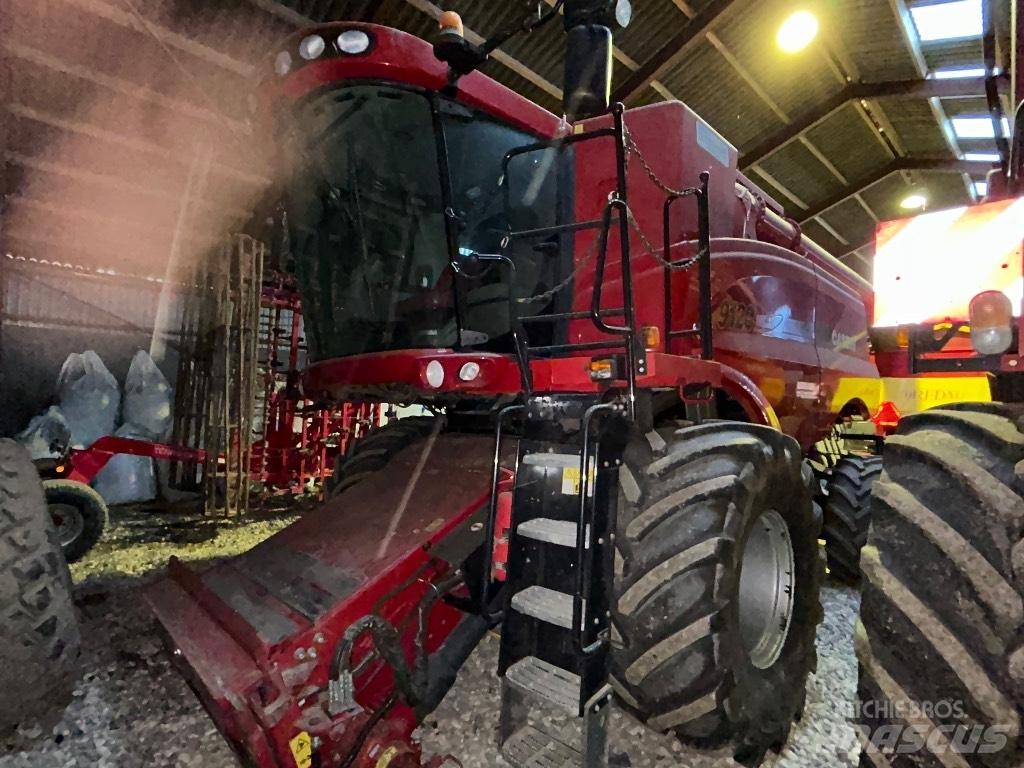 Case IH 9120 Зерноуборочные комбайны