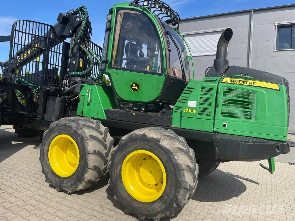 John Deere 1210 E Форвардеры