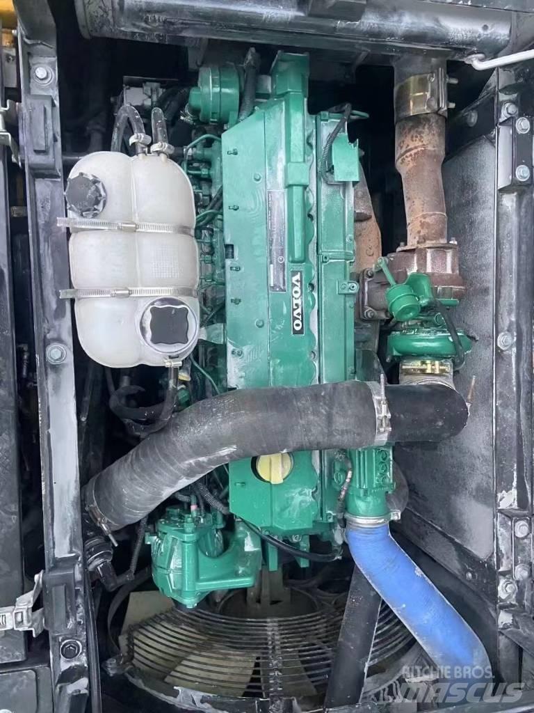 Volvo 290D Гусеничные экскаваторы