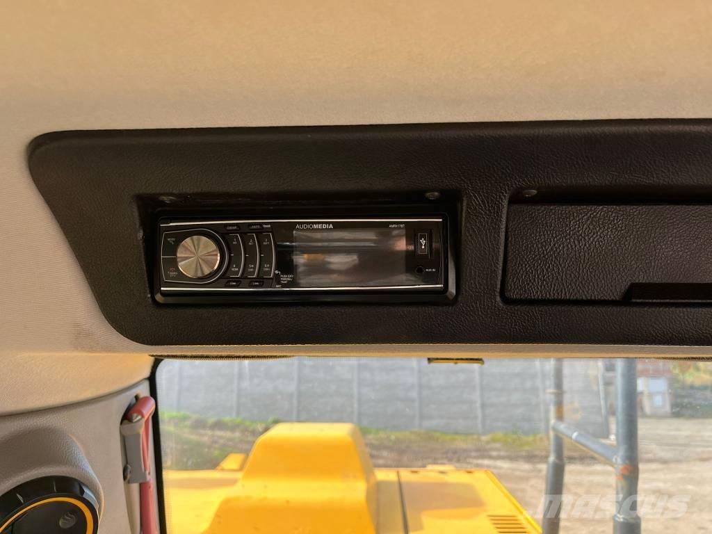 JCB 220X C 4F Гусеничные экскаваторы