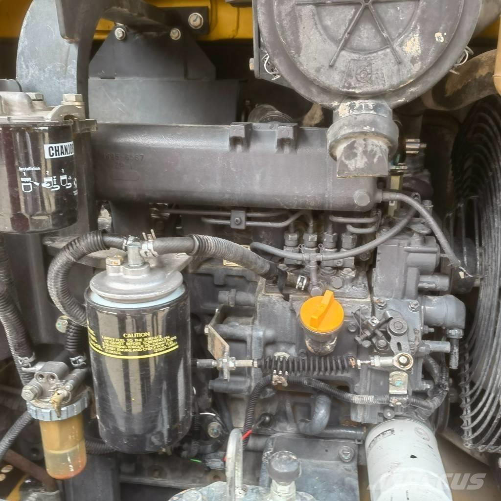 Komatsu PC56 Гусеничные экскаваторы