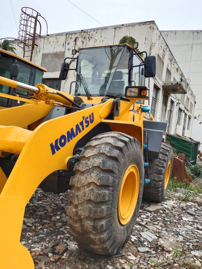 Komatsu WA 320 Фронтальные погрузчики
