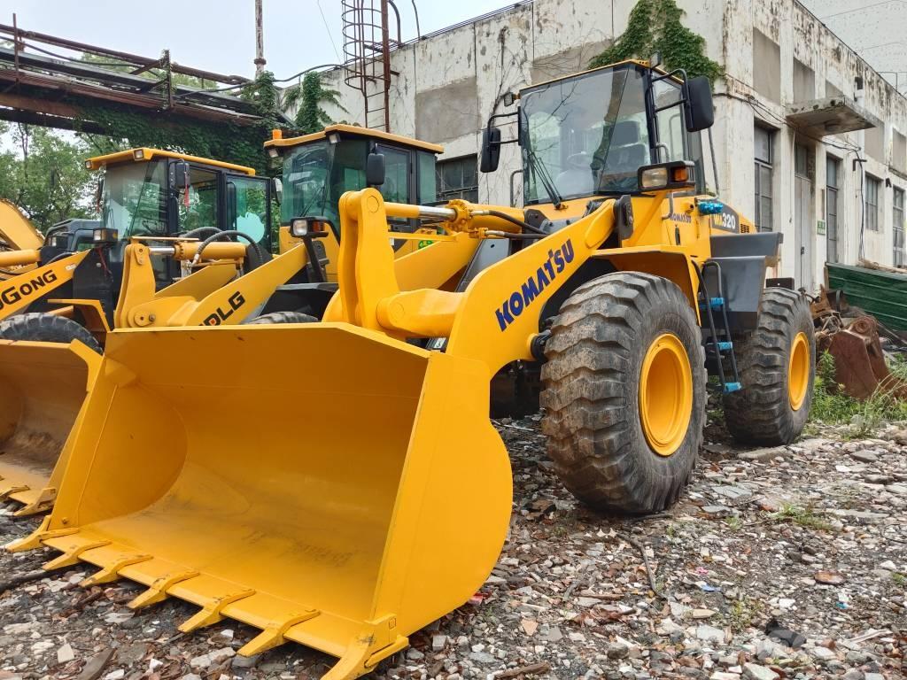 Komatsu WA 320 Фронтальные погрузчики