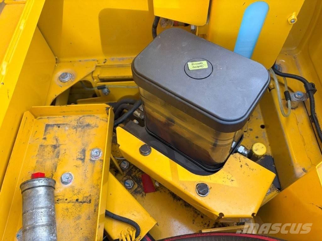 Komatsu PC 240 LC-11 Гусеничные экскаваторы