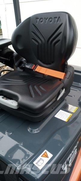 Toyota 8FBM18T Электропогрузчики