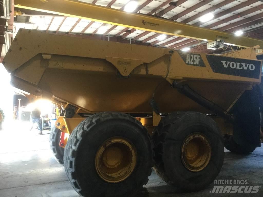 Volvo A 25 F Шарнирно-сочленённые самосвалы