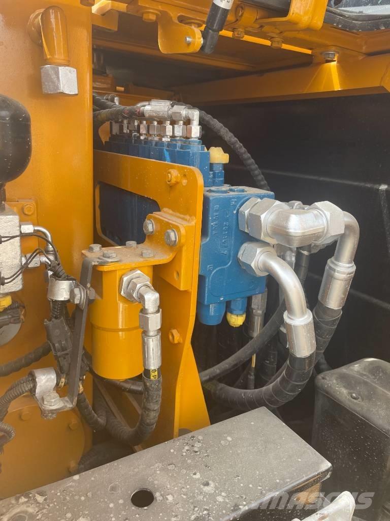 Komatsu PC 240 LC Гусеничные экскаваторы