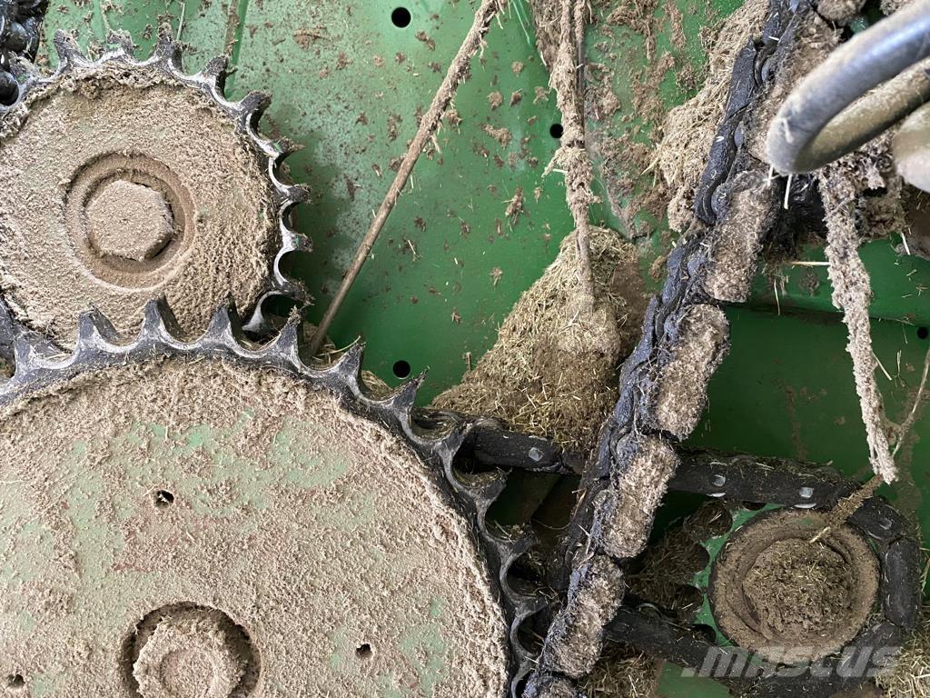 John Deere 568 Рулонные пресс-подборщики