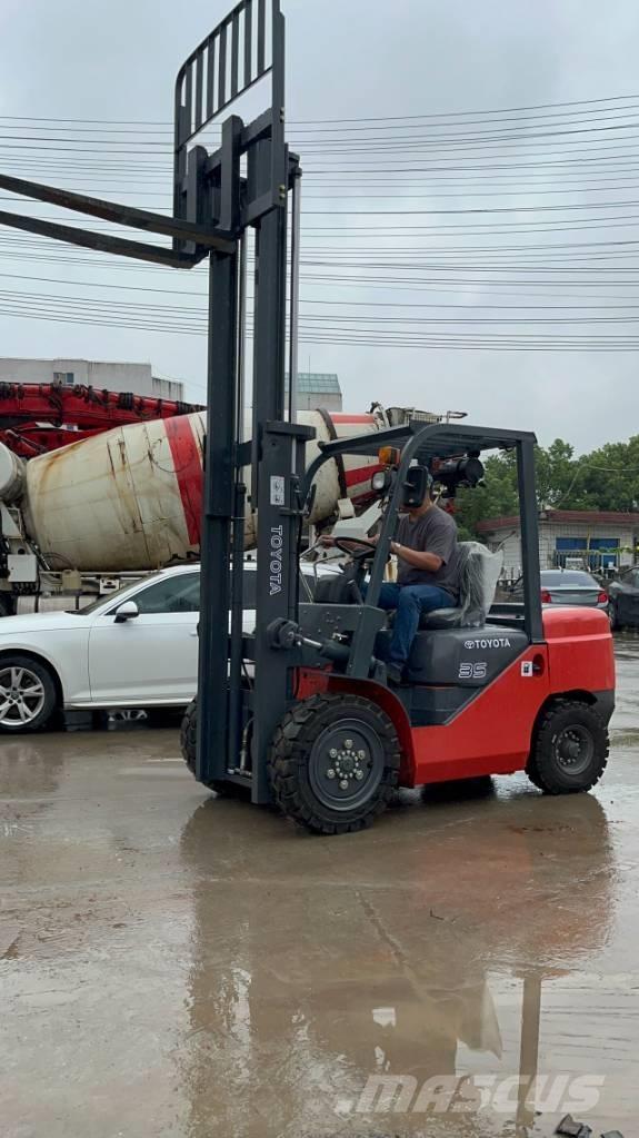 Toyota FD 35 Дизельные погрузчики