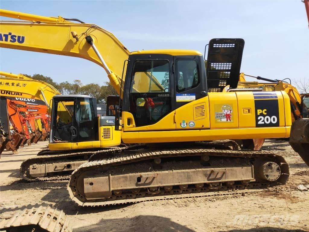 Komatsu PC 200-7 Гусеничные экскаваторы
