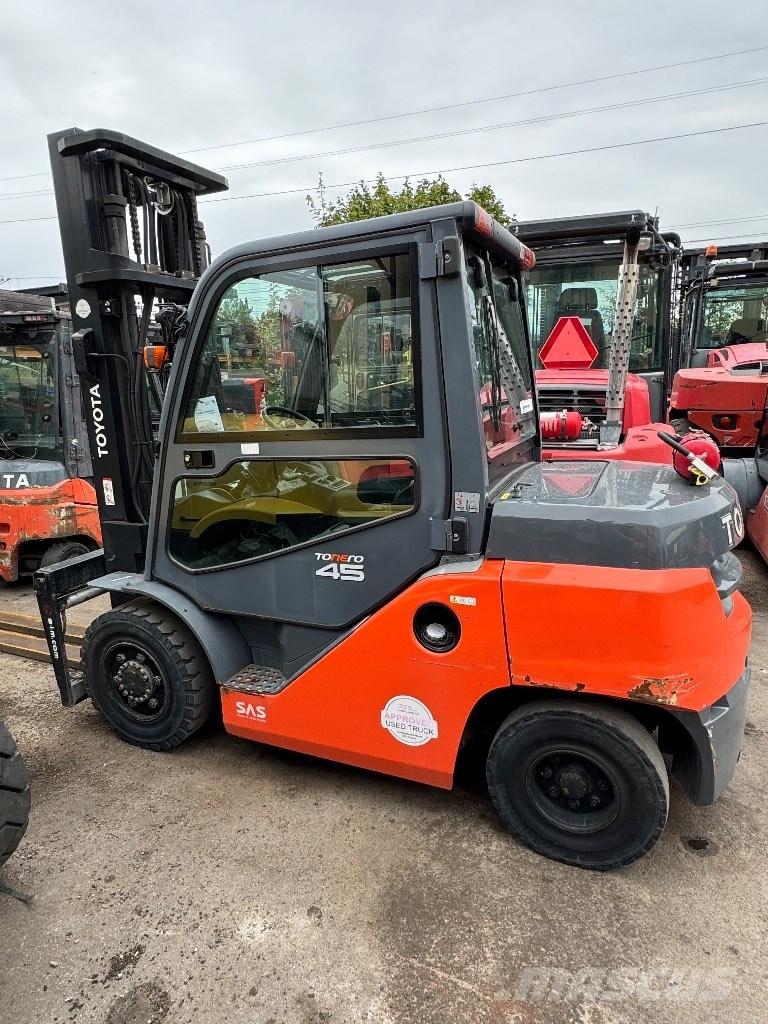 Toyota 40-8FD40N Дизельные погрузчики