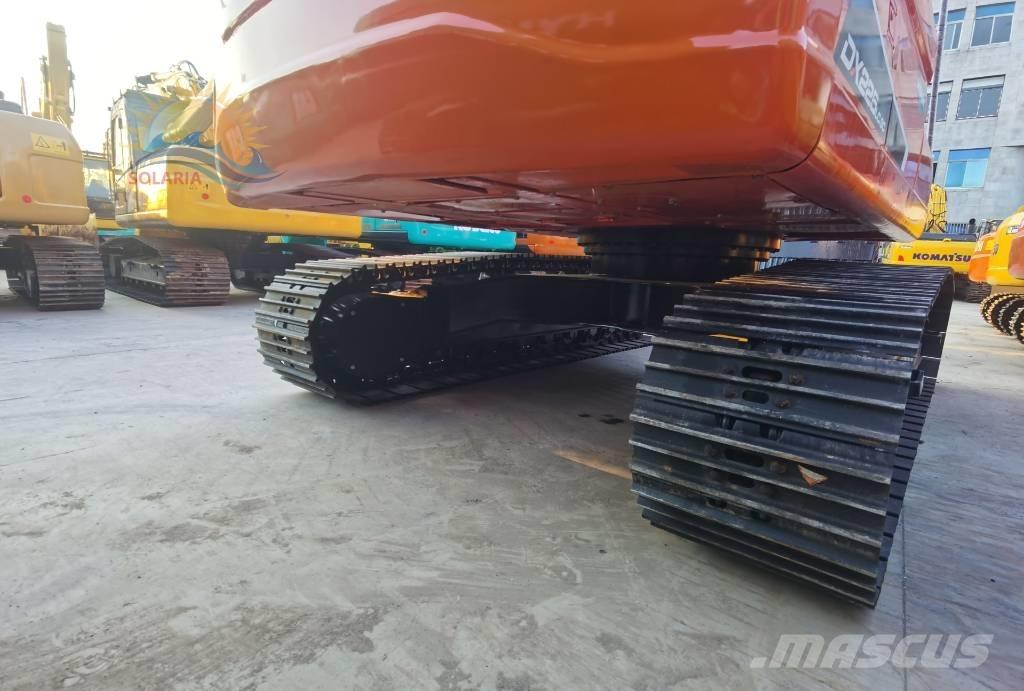 Doosan DX 225 LC Гусеничные экскаваторы
