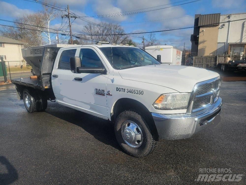 Dodge Ram 3500 Грузовики-платформы/боковая разгрузка