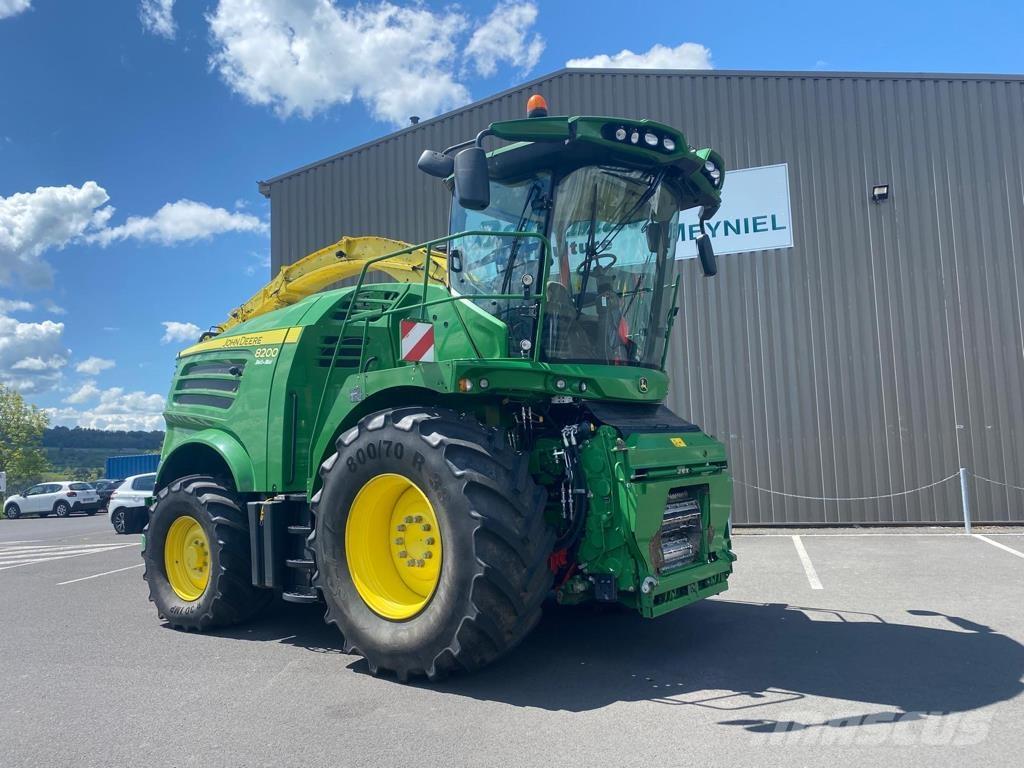 John Deere 8200 Прицепные кормоуборочные комбайны