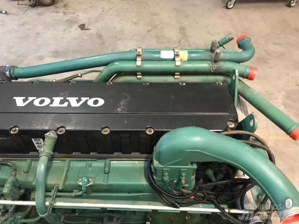 Volvo D12 Двигатели