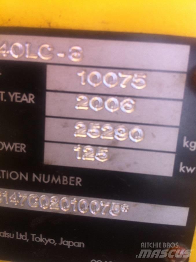 Komatsu PC240-8 Гусеничные экскаваторы
