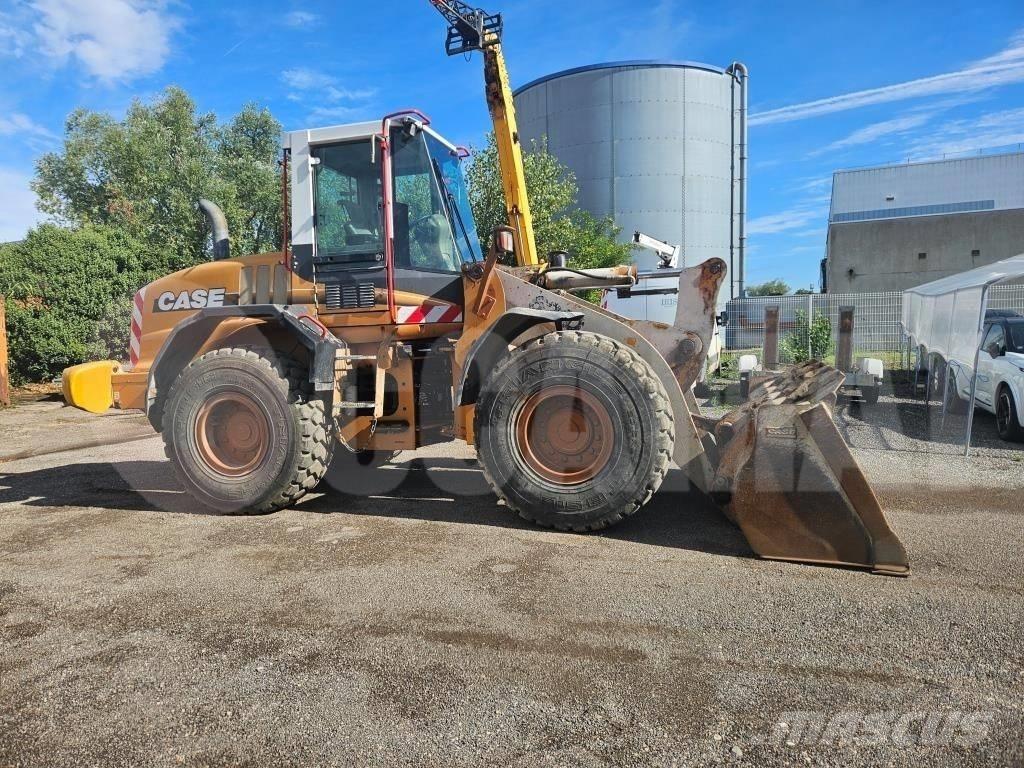 CASE 621 D Фронтальные погрузчики
