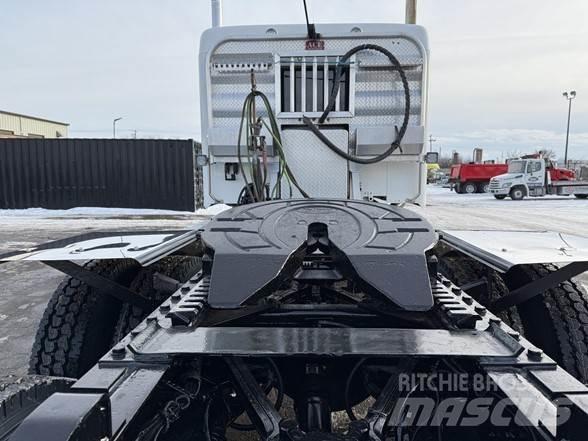 Kenworth T880 Седельные тягачи