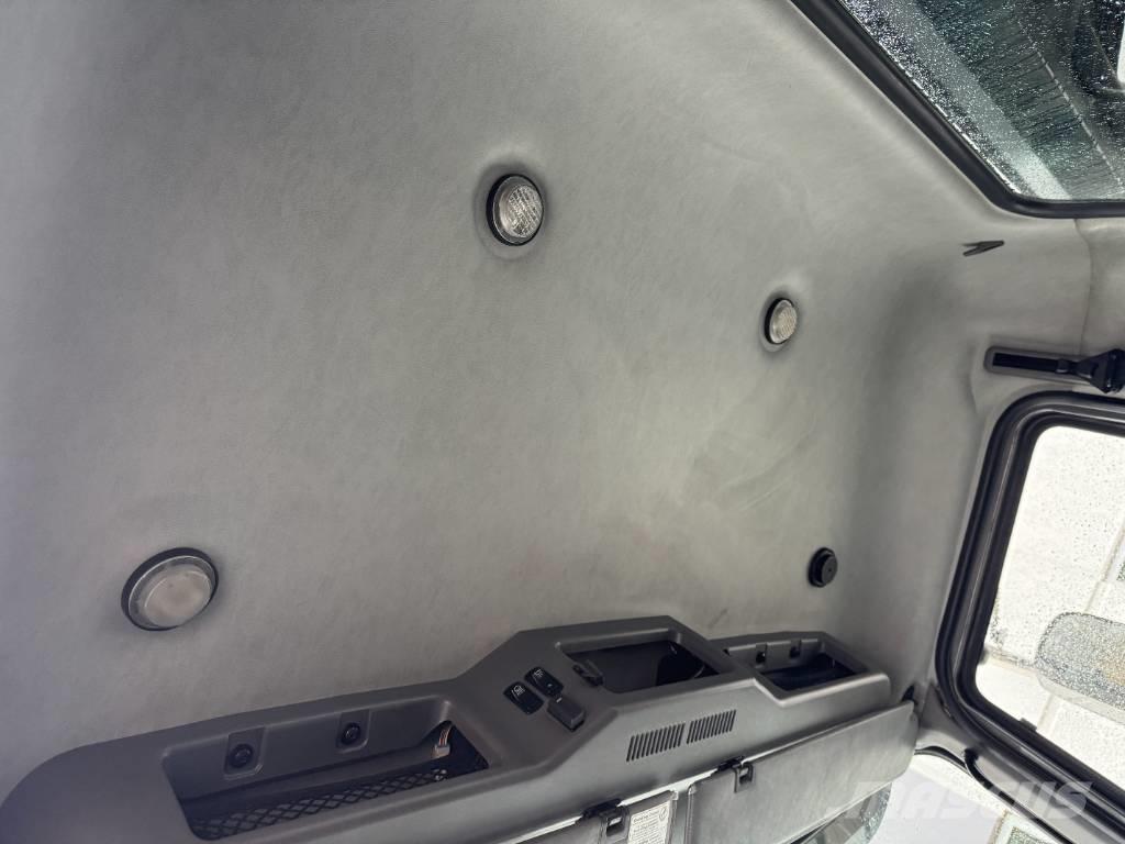 Mack GU 713 Контейнеровозы