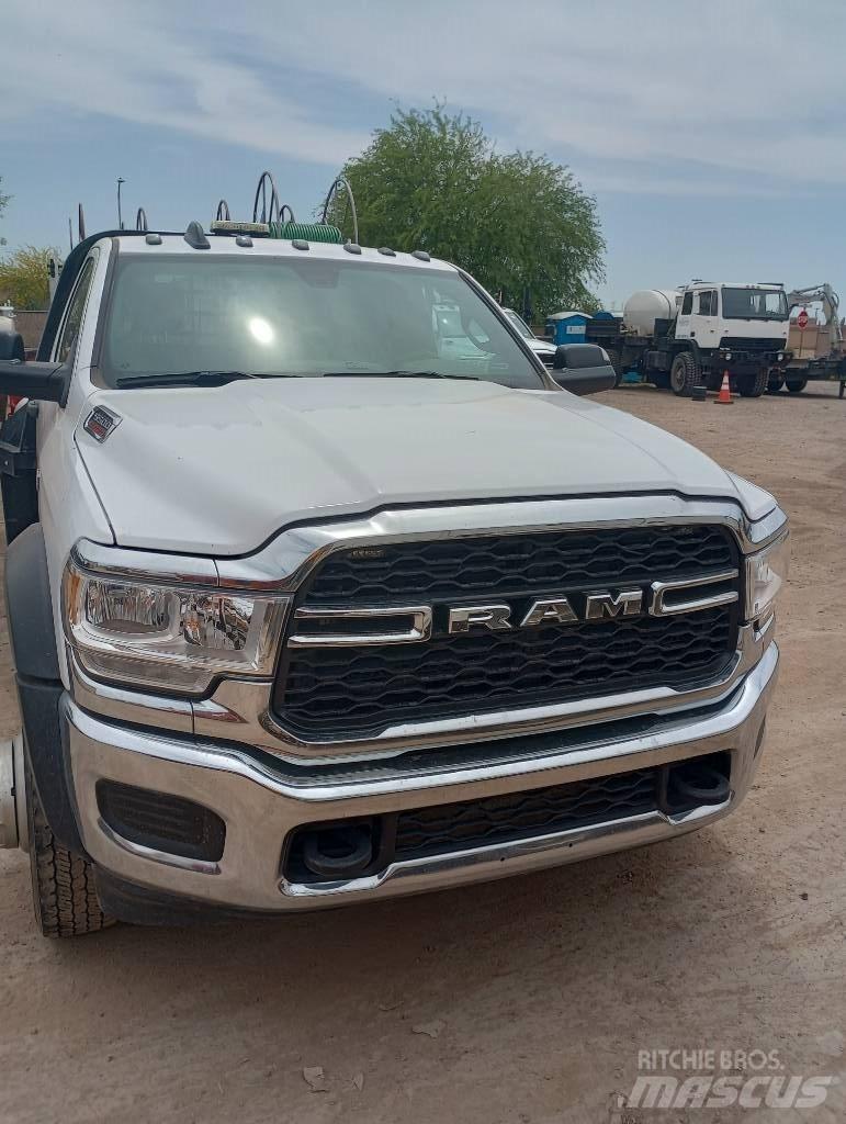 RAM 5500 Грузовики-платформы/боковая разгрузка