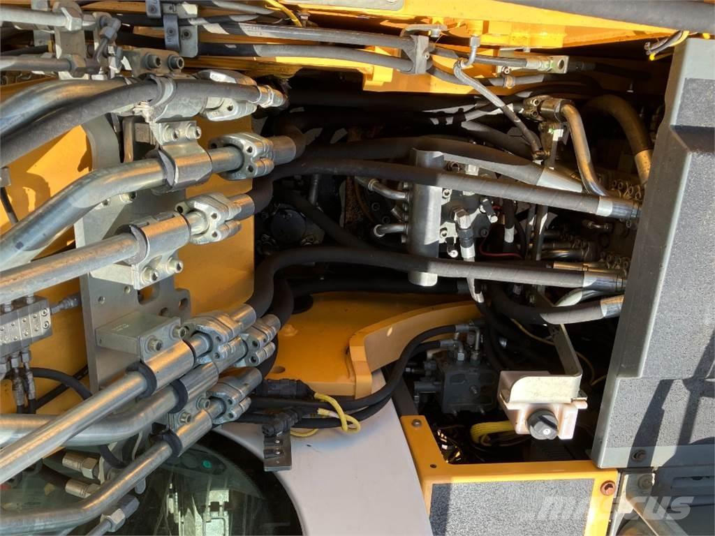 Liebherr R926 Гусеничные экскаваторы