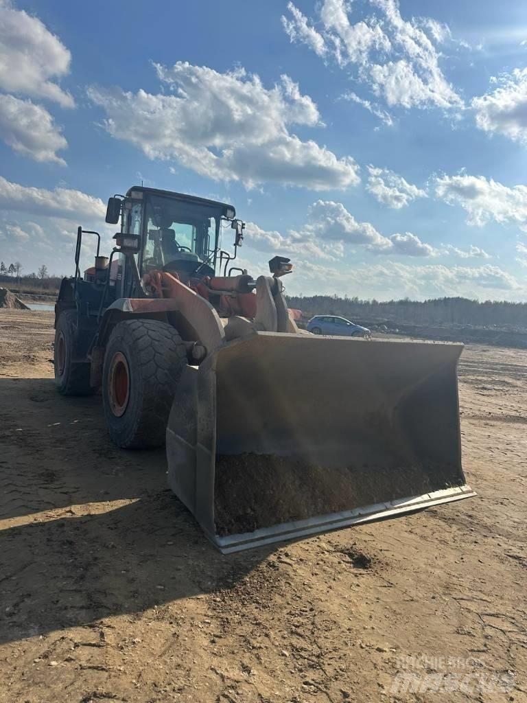 Hitachi ZW 250 Фронтальные погрузчики