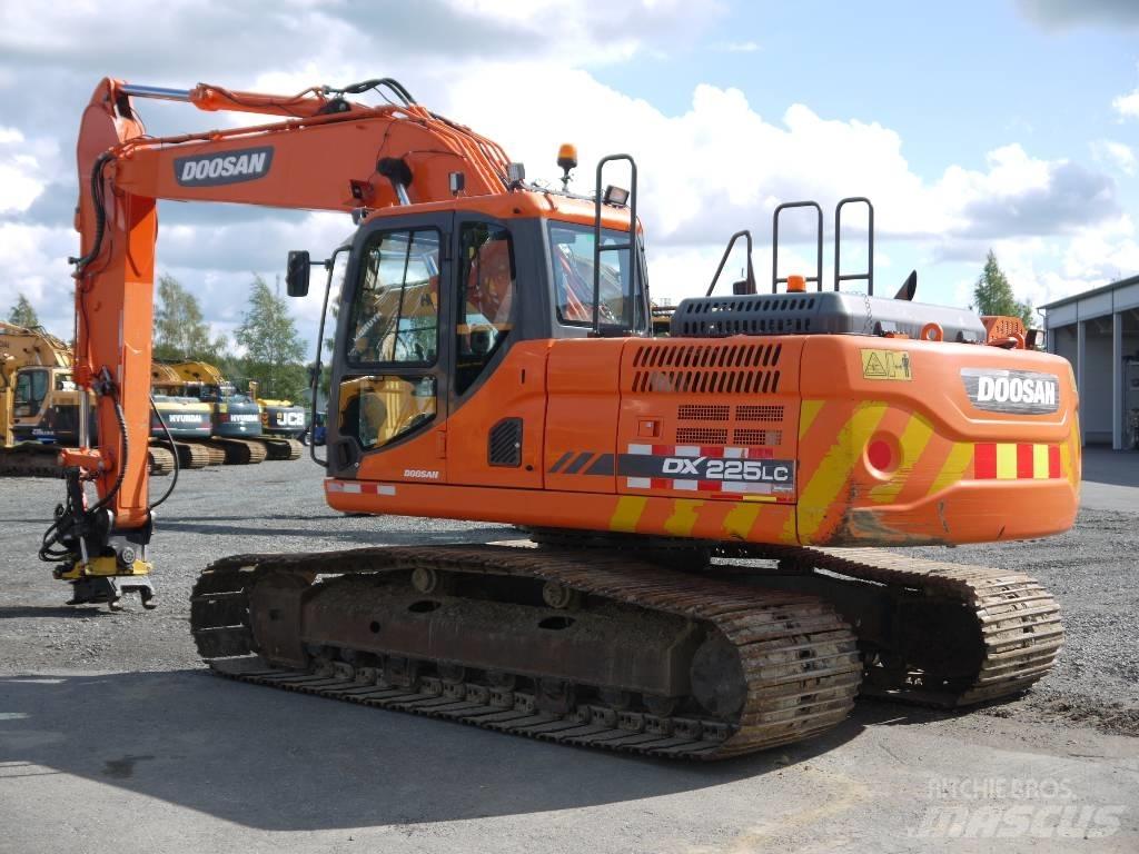 Doosan DX 225 LC-3 Гусеничные экскаваторы