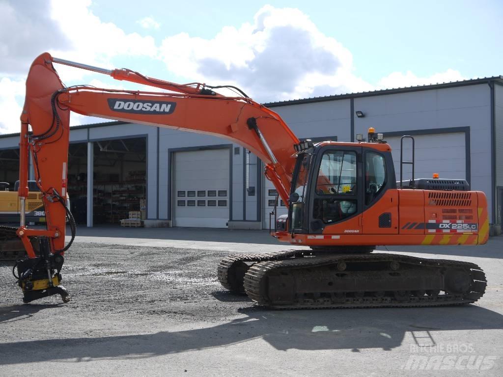 Doosan DX 225 LC-3 Гусеничные экскаваторы