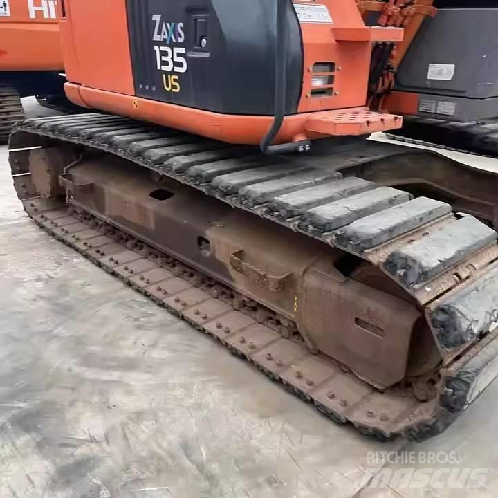 Hitachi ZX135US Гусеничные экскаваторы