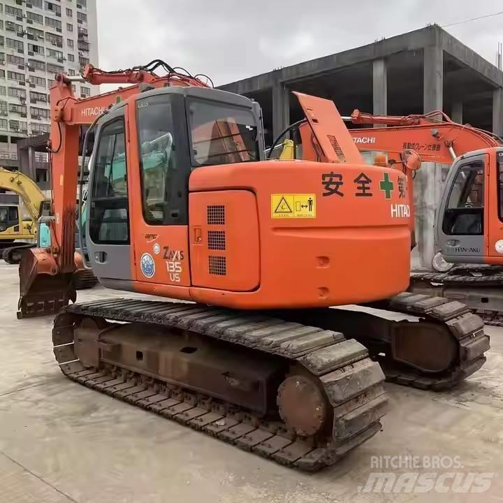 Hitachi ZX135US Гусеничные экскаваторы