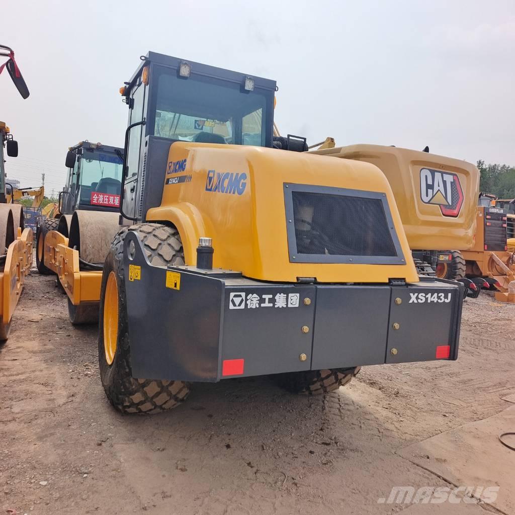 XCMG XS 143J Грунтовые катки