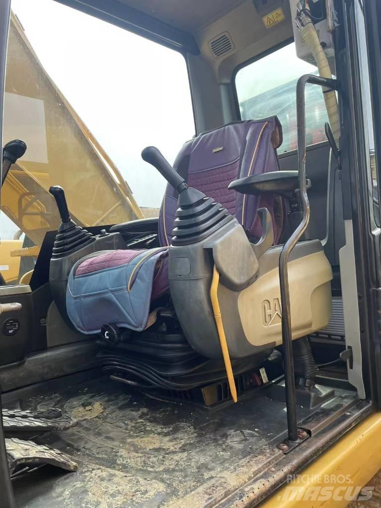 CAT 320 D Гусеничные экскаваторы