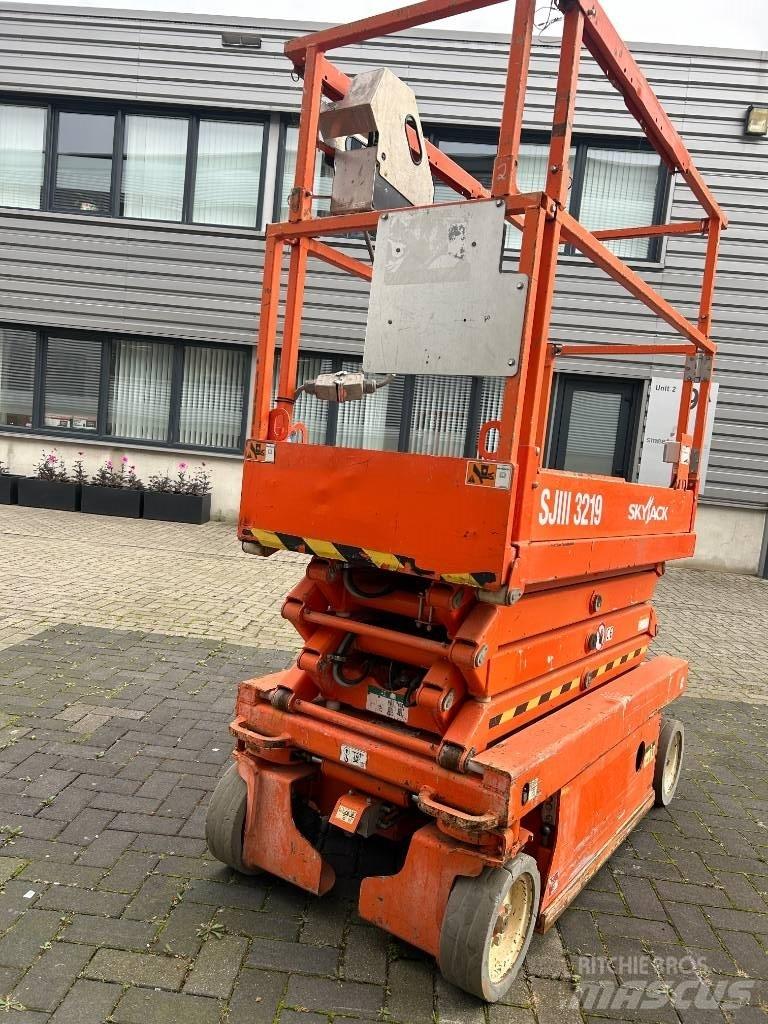 SkyJack SJ III 3219 Ножничные подъемники