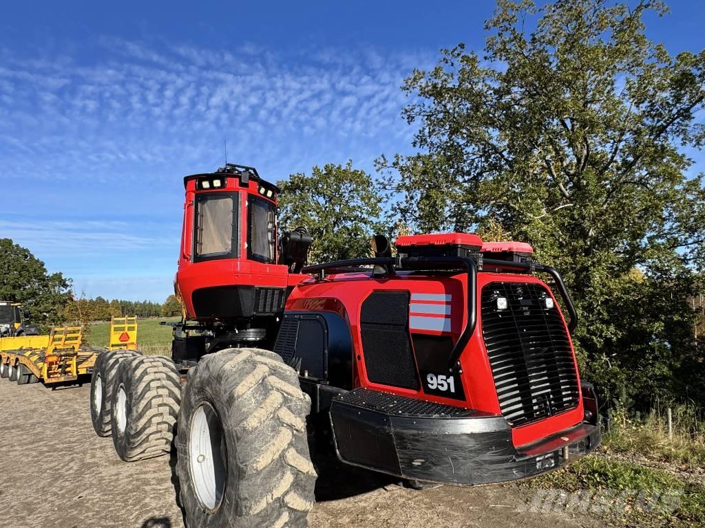 Komatsu 951 Харвестеры