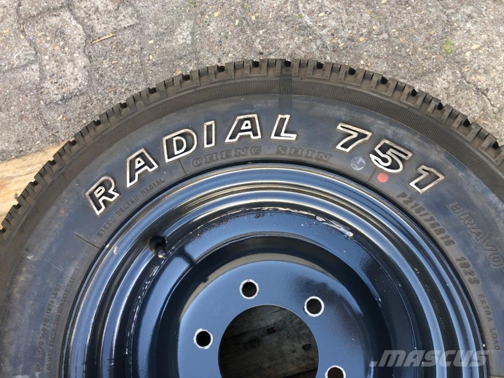  Radial 751 Коммунальные тракторы