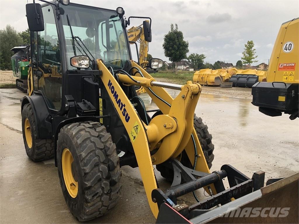 Komatsu WA70M-8 Малые погрузчики