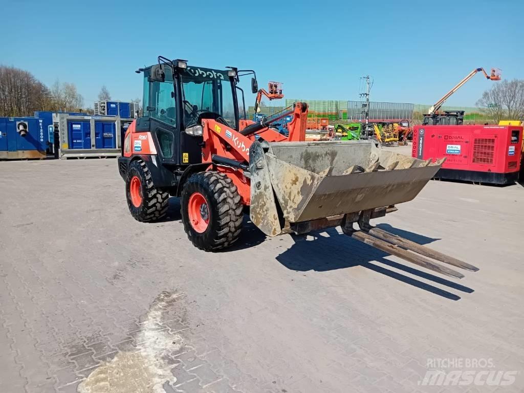 Kubota R 082 Фронтальные погрузчики