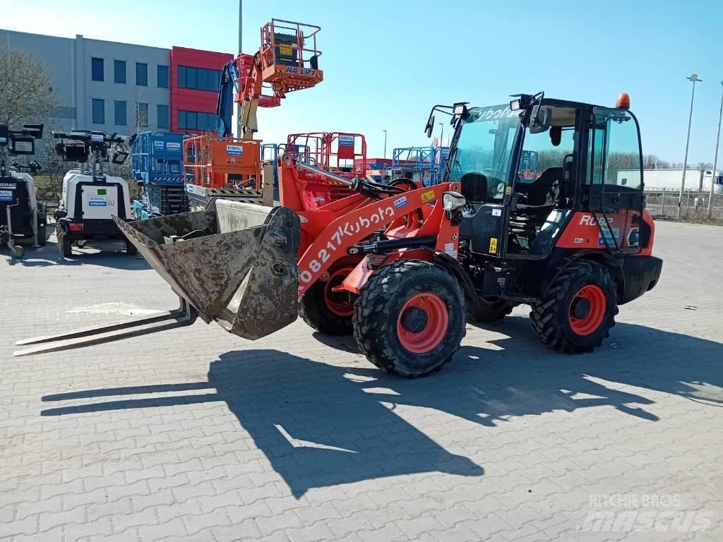 Kubota R 082 Фронтальные погрузчики