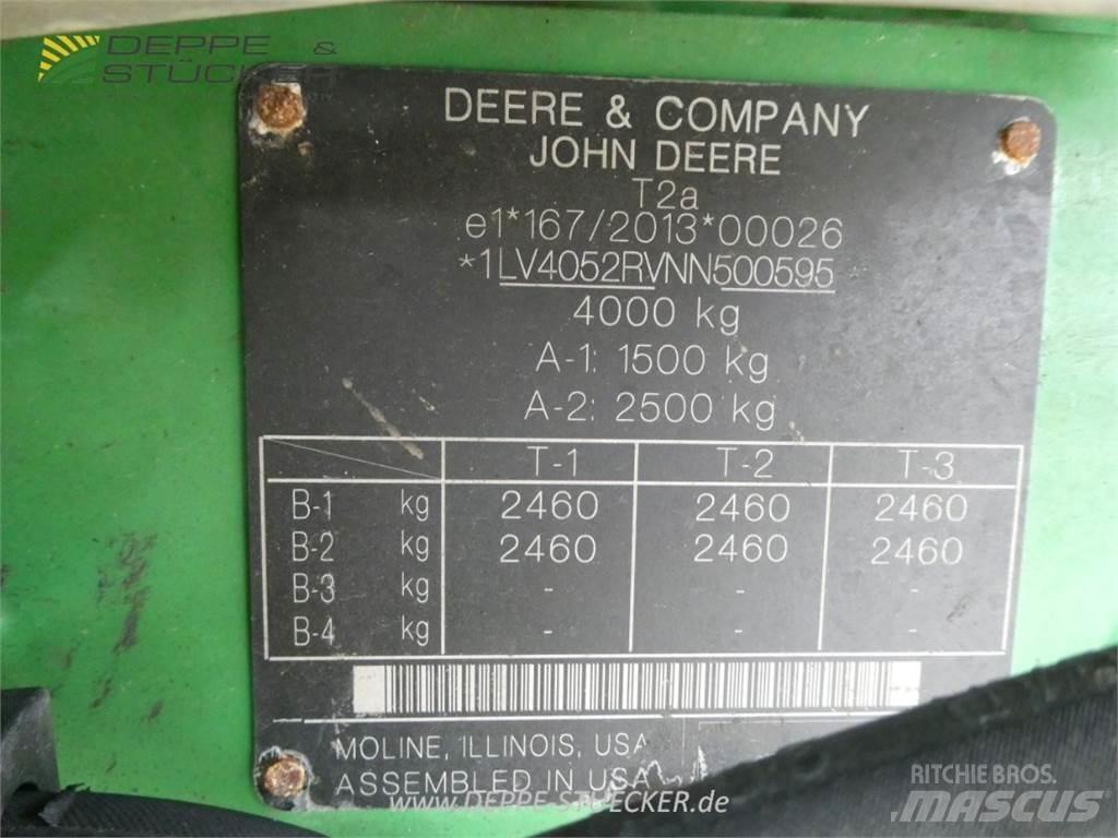 John Deere 4052R Коммунальные тракторы