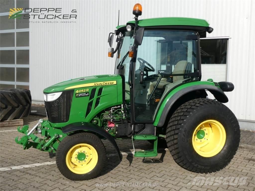 John Deere 4052R Коммунальные тракторы