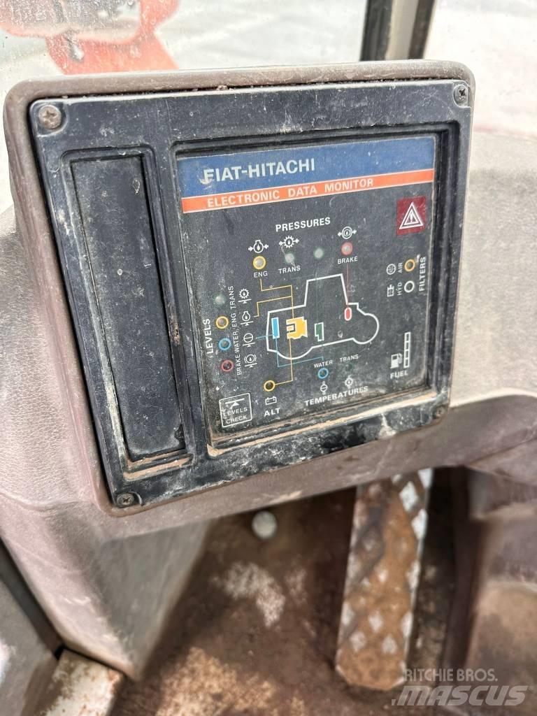 Fiat-Hitachi FR 100 Фронтальные погрузчики