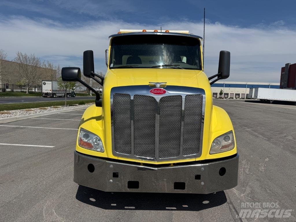 Peterbilt 579 Грузовики-Самосвалы