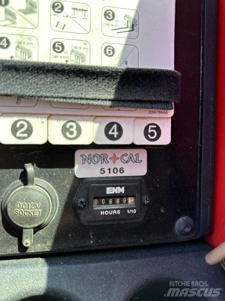 SkyJack SJ 843 Телескопические погрузчики